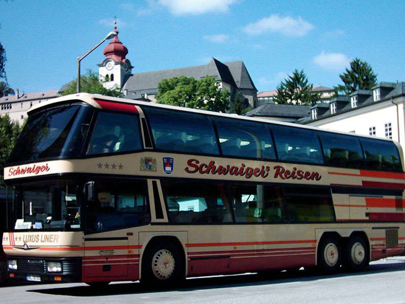 Bus Schwaiger mit Nonnberg